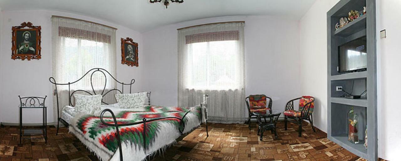 Садиба Там Де Гори Krivorovnya Zewnętrze zdjęcie